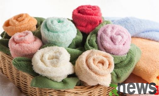 The towel becomes yellow and hard after being used for a long time. Use tricks to recover