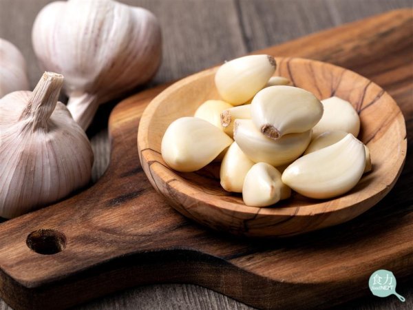 How to remove the strange smell in the mouth caused by garlic? Research and discover that the solution is actually very simple