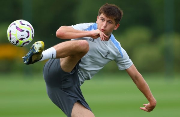British media: Dortmund is preparing to offer Moore, but Tottenham hopes to keep him
