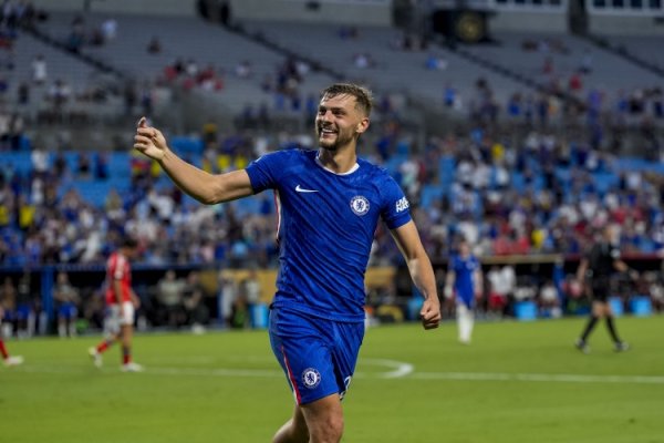 Reporter: Fulham is interested in Chelsea midfielder Hall and has discussed terms of loan and permanent transfer transactions