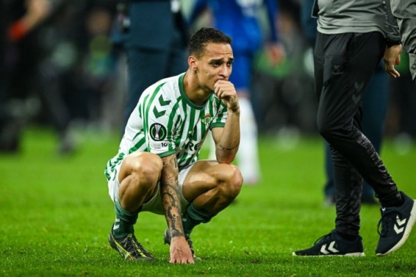 Betis coach: We want Anthony & He also wants to come back, but it depends on how Manchester United thinks