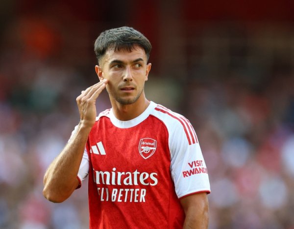 Reporter: Arsenal s performance in the first half is obviously better, the key is how to secure the victory in the second half