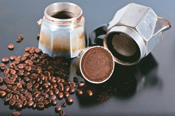 7 wonderful uses of coffee grounds, it can also be used as a mosquito fragrance when it is served
