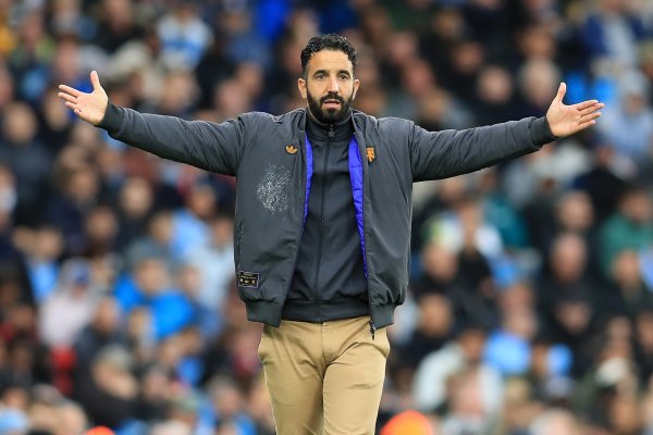 Reporter: Manchester United still supports Amorin and there is no alternative yet