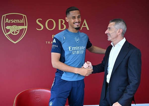 Besan 🤩Berta spent 350 million euros to sign 8 new players this summer, renewing the contract with Saliba and Gabu and other four players